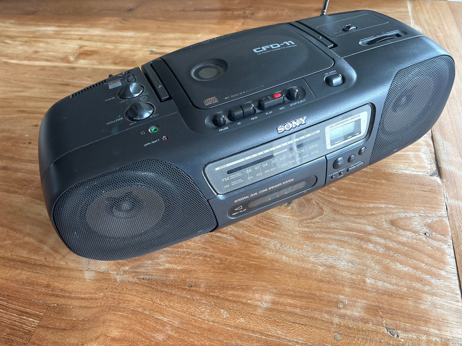Sony CFD-11 Radio met CD-speler - Draagbare Boombox, Ophalen, Gebruikt, Radio, Met cd-speler
