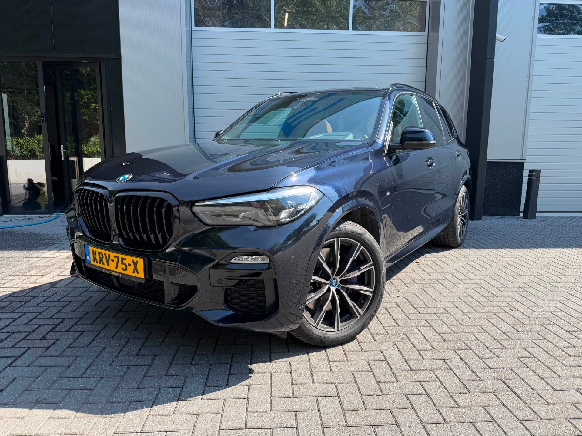 BMW X5 XDrive45e High Executive / Pano / Trekhaak / Stoelkoe, Auto's, BMW, Gebruikt, Zwart, Vierwielaandrijving, Hybride Elektrisch/Benzine