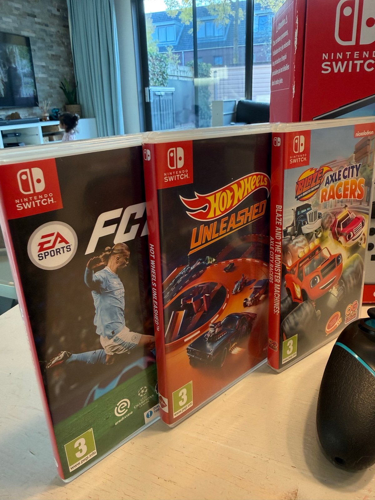 Nintendo Switch OLED met extra controllers en games, Spelcomputers en Games, Met games, Zo goed als nieuw, Met 3 controllers of meer