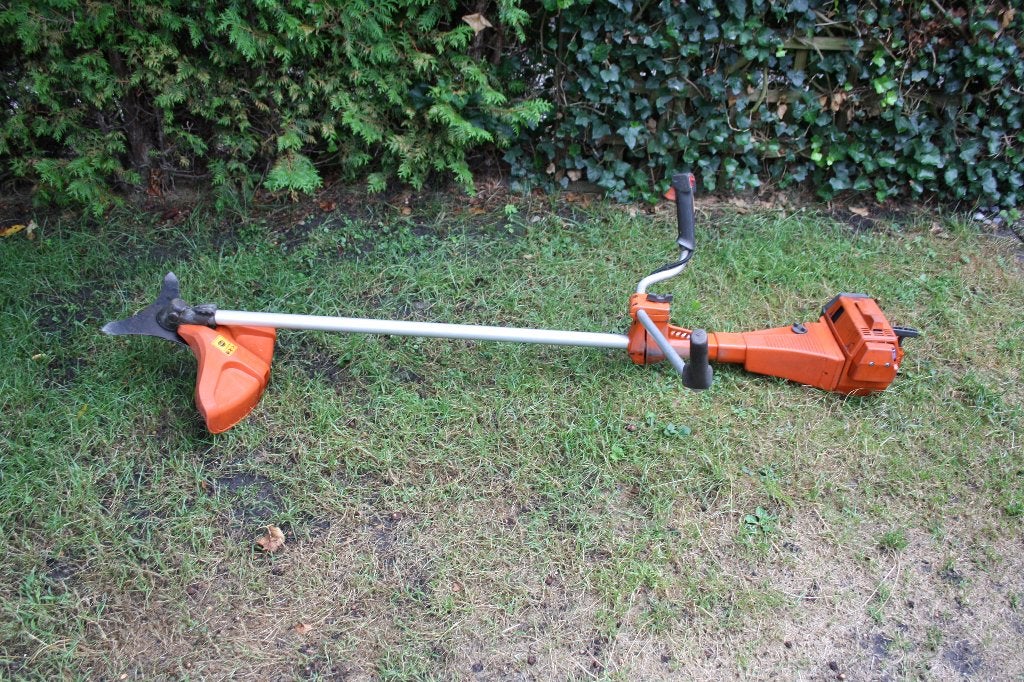 husqvarna bosmaaier 250R te koop voor 225 euro, Ophalen, Benzine, Gebruikt, 10 tot 30 cm