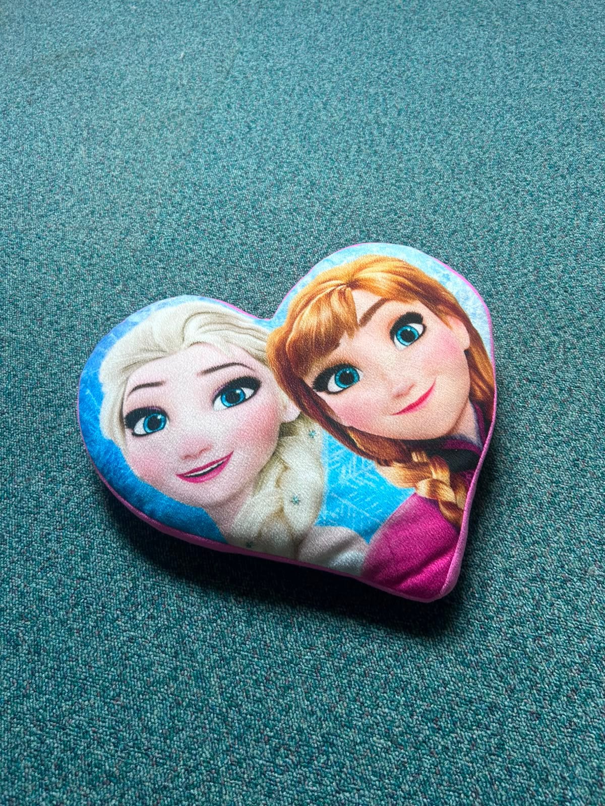 Sierkussen van Frozen, Ophalen of Verzenden, Zo goed als nieuw