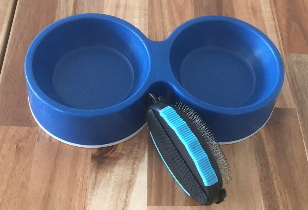 Eten/drink bakje en puppy borstel voor hondjes, Dieren en Toebehoren, Honden-accessoires, Ophalen, Gebruikt