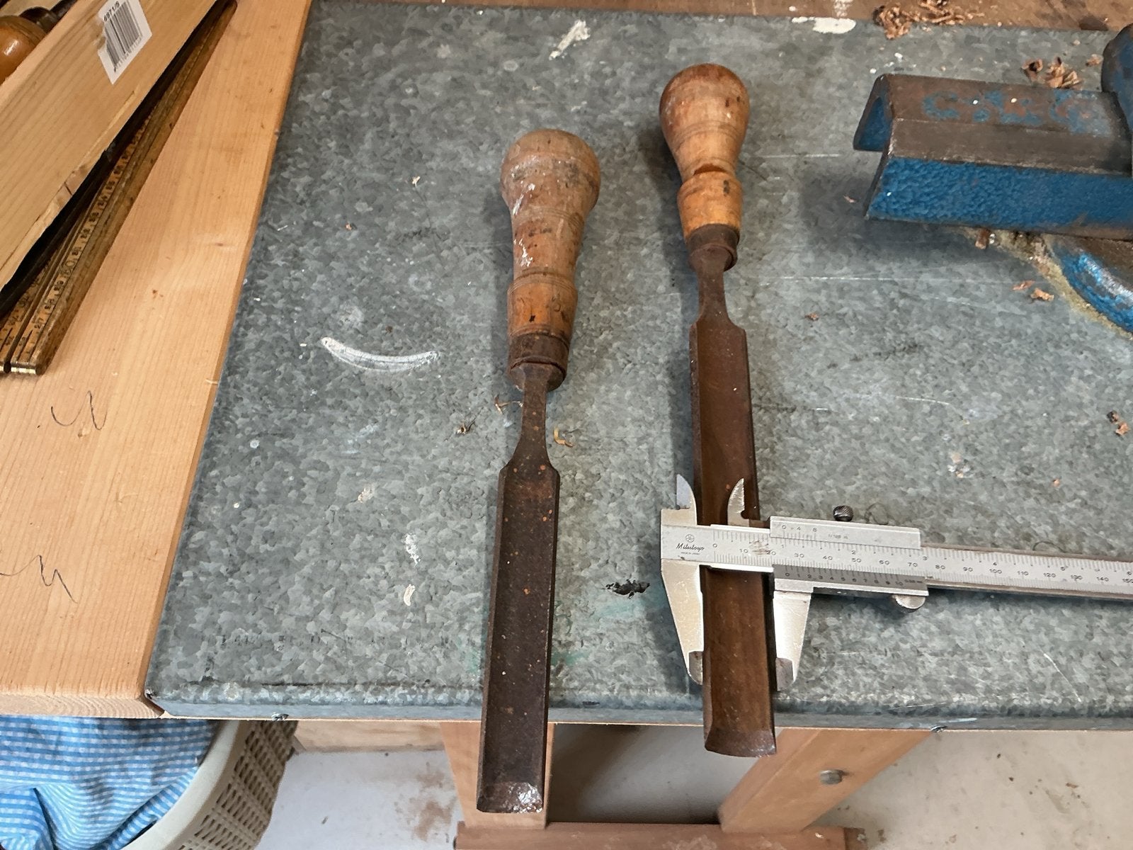 2 gutsen: 1x 22 mm en 1x 24 mm, Ophalen, Gebruikt