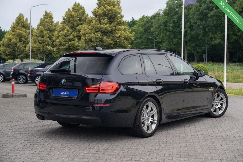 BMW 5-serie Touring 520d High Executive|M-Sport|Trekhaak|Lie, Auto's, BMW, Euro 5, Achterwielaandrijving, 4 cilinders, 2000 kg