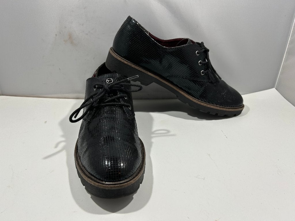 Tamaris, maat 40 zwarte lichtgewicht veterschoenen., Tamaris, Schoenen met lage hakken, Verzenden, Zwart
