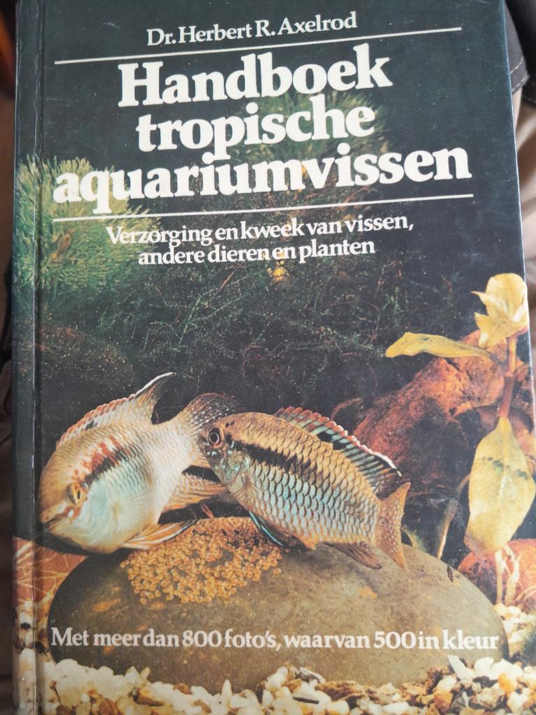 Handboek tropische aquariumvissen (dr H R Axelrod), Boeken, Ophalen of Verzenden, Zo goed als nieuw, Bloemen, Planten en Bomen