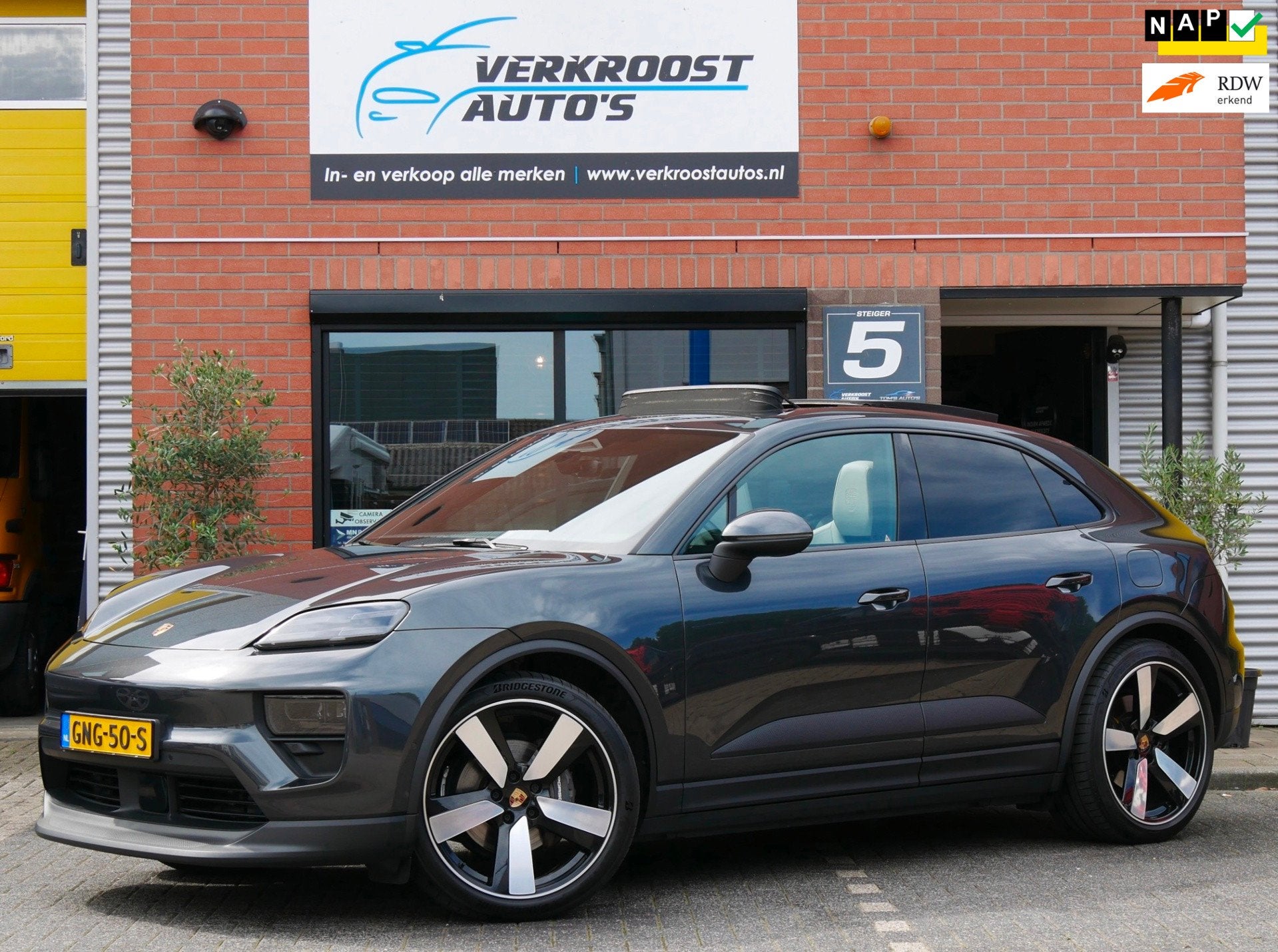Porsche Macan 4 100 kWh pano. adaptief onderstel. trekhaak b, Auto's, Automaat, Dealer onderhouden, Gebruikt, 612 km