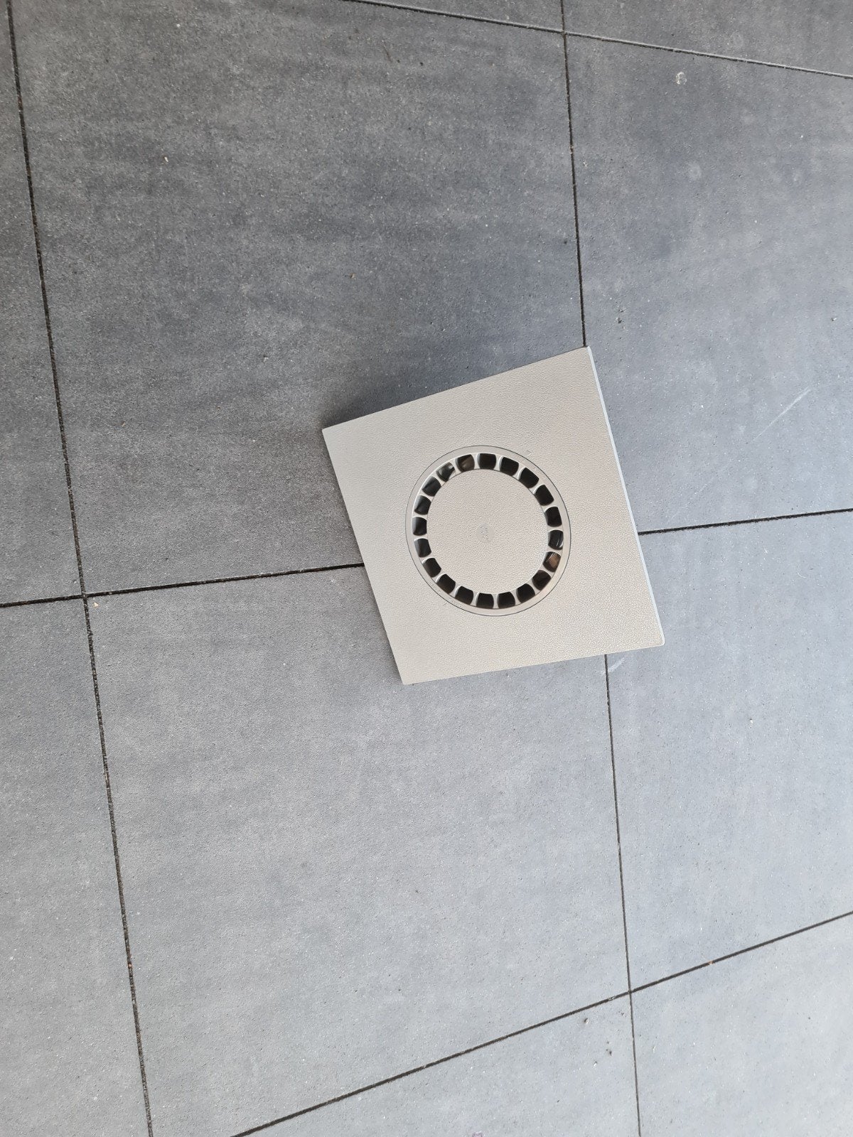 Nieuwe PVC afvoerput 300x300 mm met rooster, Afvoer, Pvc, Nieuw, Ophalen of Verzenden