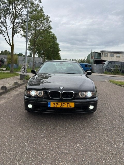 BMW 5-Serie 2.2 I 520 AUT 2002 Zwart Nap NL Auto, Auto's, BMW, Achterwielaandrijving, Zwart, Zwart, Bedrijf