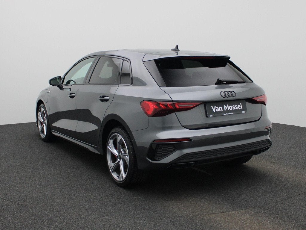 Audi A3 Sportback 45 TFSI e S edition Competition 245 PK | S, Auto's, Audi, 12 maanden, Gebruikt, Euro 6, Hybride Elektrisch/Benzine