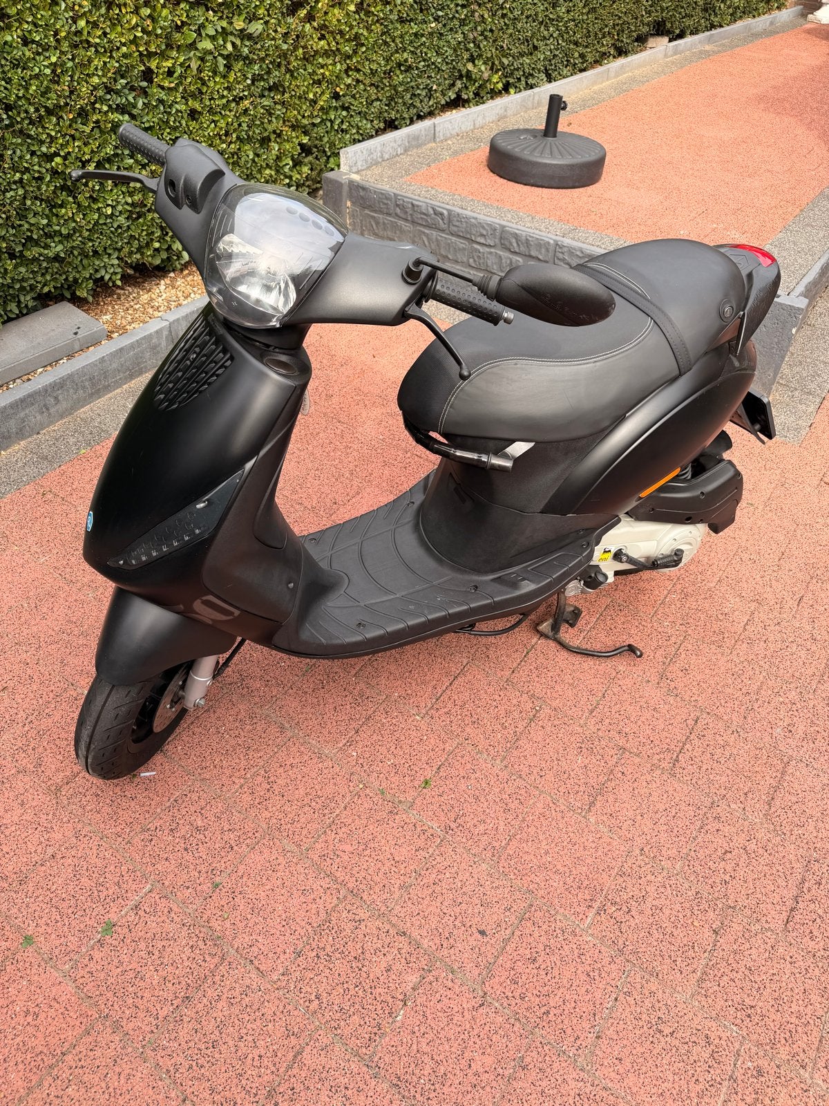 Piaggio Zip 4T Mat Zwart - Bouwjaar 2015 - 3810km, Ophalen, Gebruikt, Maximaal 25 km/u