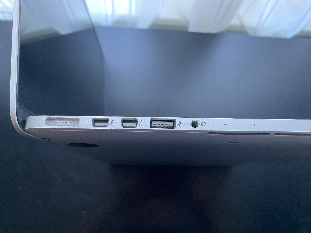 Foto 9 van Macbook Pro 2015 13" I5/16Gb/500 SSD.