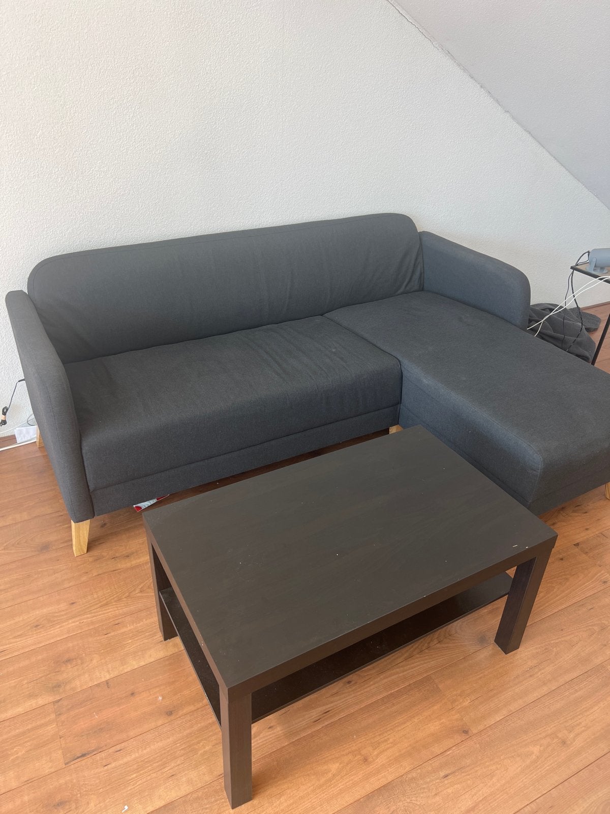 Comfortabele Hoekbank met Chaise Longue - Donkergrijs, Huis en Inrichting, Banken | Bankstellen, Gebruikt, Hoekbank, Driepersoons