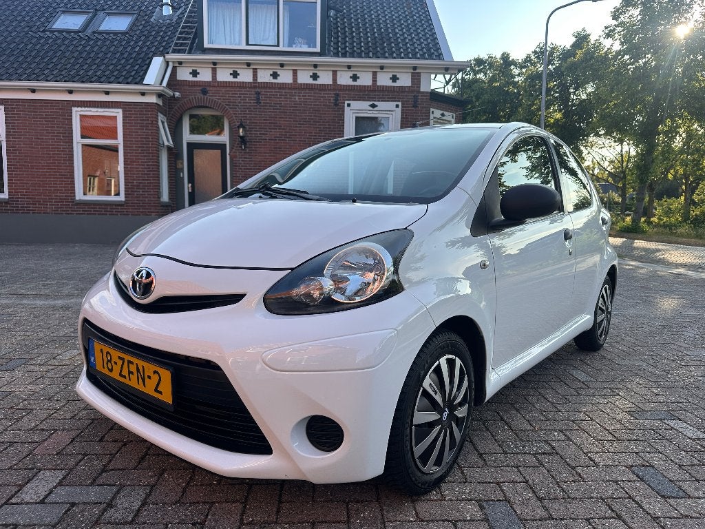 ZEERMOOIE Toyota Aygo 1.0 12V Vvt-i 5DRS 2012 CARPLAY,AIRCO!, Auto's, Voorwielaandrijving, Euro 5, Stof, Zwart