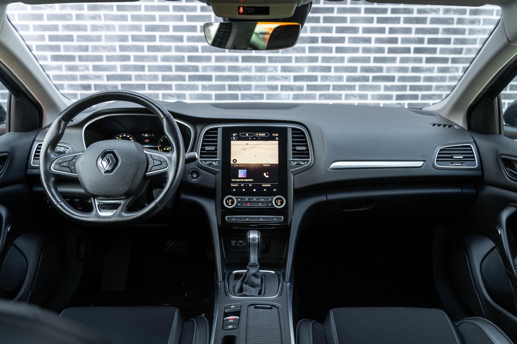Renault Mégane 1.3 TCe 140 EDC Intens | Navigatie 9,3 inch, Stof, Gebruikt, 4 cilinders, 1650 kg