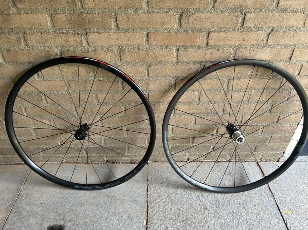 Nieuwe Fulcrum racing 600 disc wielset, Fietsen en Brommers, Fietsonderdelen, Wiel, Nieuw, Ophalen of Verzenden, Aluminium