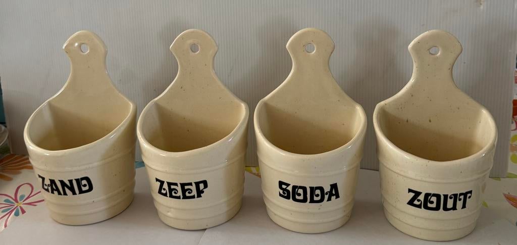 Vier potjes : zand zeep soda en zout, Ophalen of Verzenden