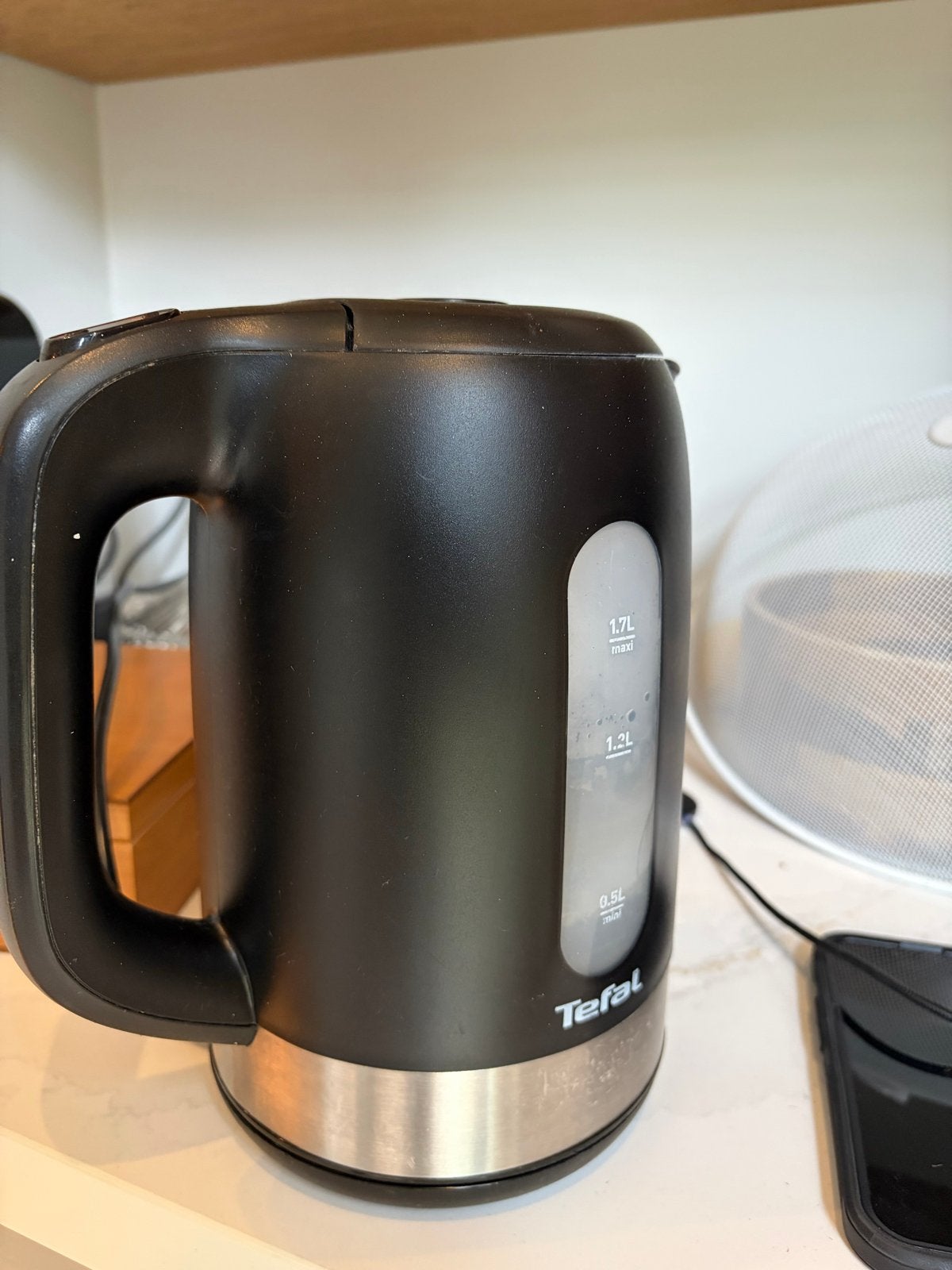 Tefal Waterkoker - Zwart, 1.7L inhoud, 1 tot 2 liter, Ophalen, Gebruikt, Draadloos