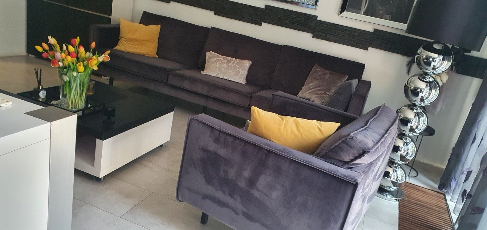 Velvet bankstel met stoel, Ophalen, Zo goed als nieuw, Vierpersoons of meer, Modern