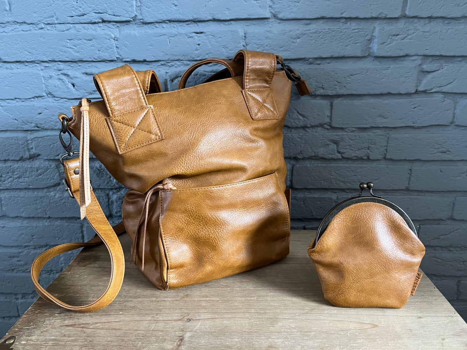 Zusss leren schoudertas + portemonnee, Sieraden, Tassen en Uiterlijk, Tassen | Damestassen, Ophalen of Verzenden, Gebruikt, Bruin
