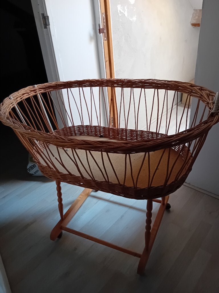 Te koop mooie wiegje, Kinderen en Baby's, Ophalen, Zo goed als nieuw, Minder dan 140 cm, Minder dan 70 cm