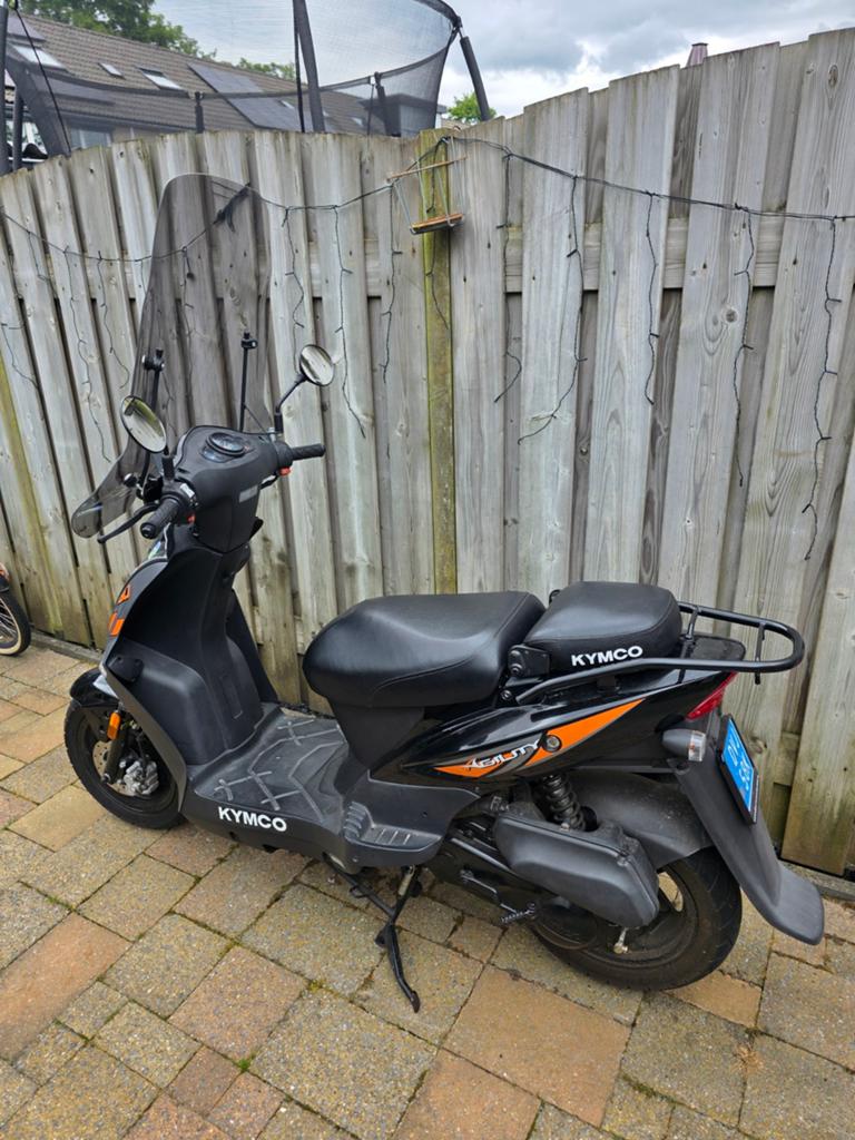 Kymco Agility scooter met weinig kilometers en accessoires, Ophalen of Verzenden, Zo goed als nieuw, Benzine, Agility