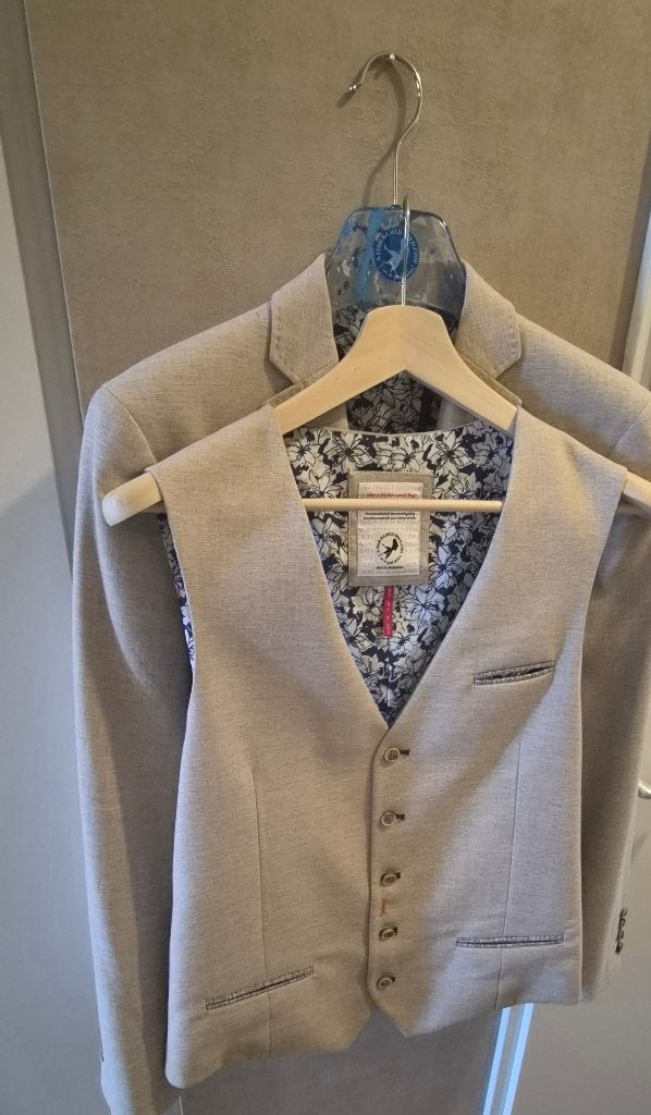 Te koop aangeboden A fish named fred setje, Kleding | Heren, Kostuums en Colberts, Maat 48/50 (M), Beige, A Fish Named Fred, Ophalen of Verzenden