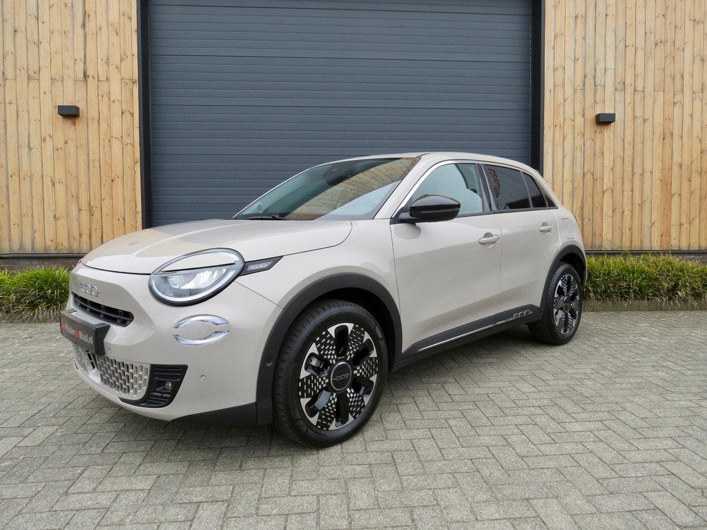 Fiat 600 1.2 Hybrid La Prima *Full option *Leder *garantie, Auto's, Fiat, Gebruikt, 1199 cc, Hybride Elektrisch/Benzine, 3 cilinders