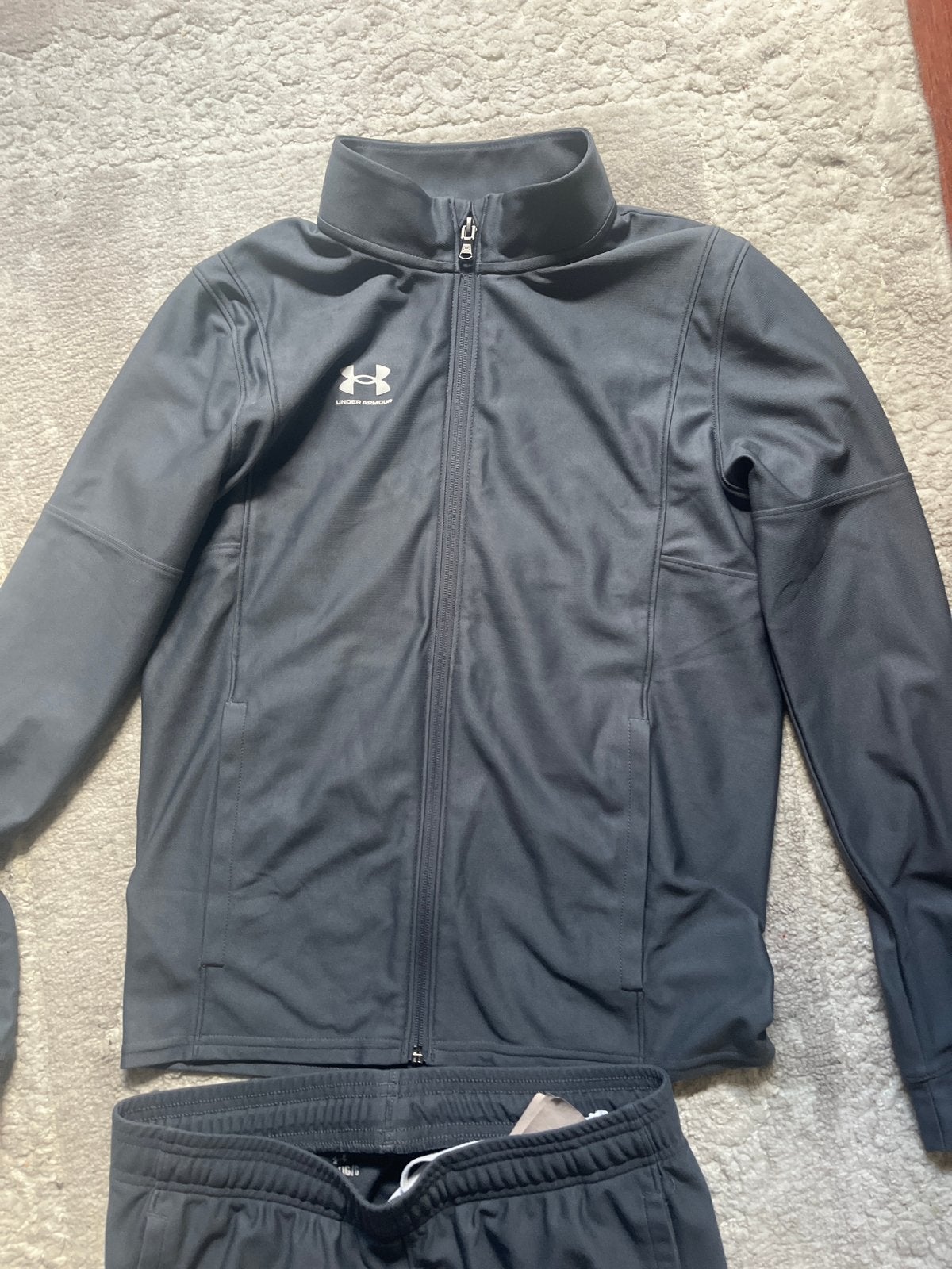 Under Armour trainingspak - Grijs - 12-13 jaar, Ophalen, Fitness, Overige maten, Zo goed als nieuw