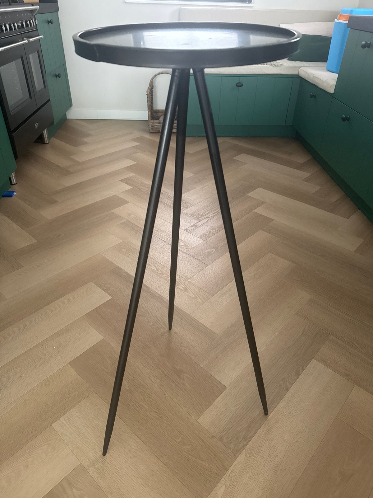 Zwarte metalen bijzettafel/planten met driepoot onderstel, Ophalen, Minder dan 55 cm, Metaal of Aluminium, Rond