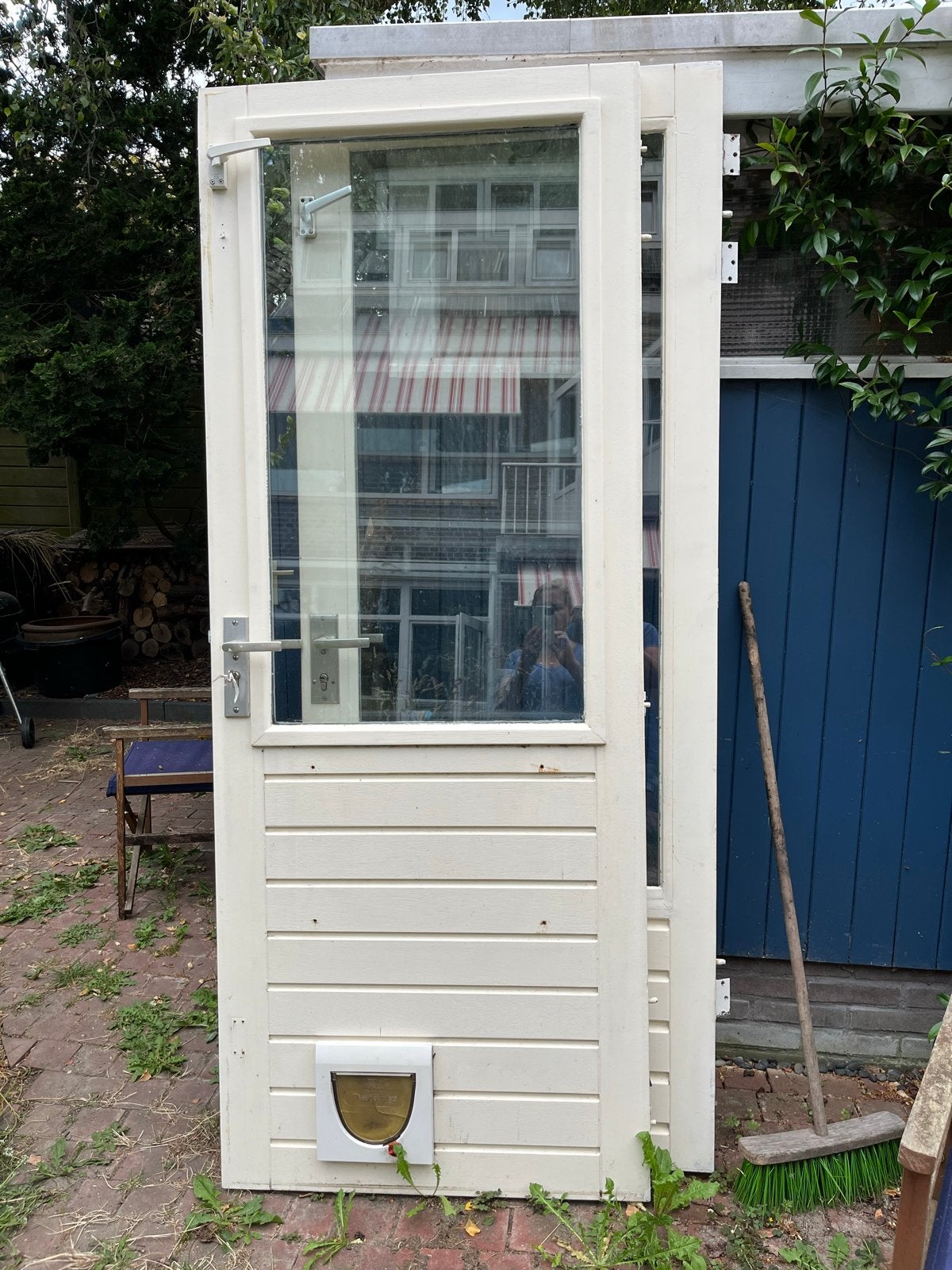 Achterdeur met kattenluik en glas, Ophalen, Gebruikt, 80 tot 100 cm, Buitendeur