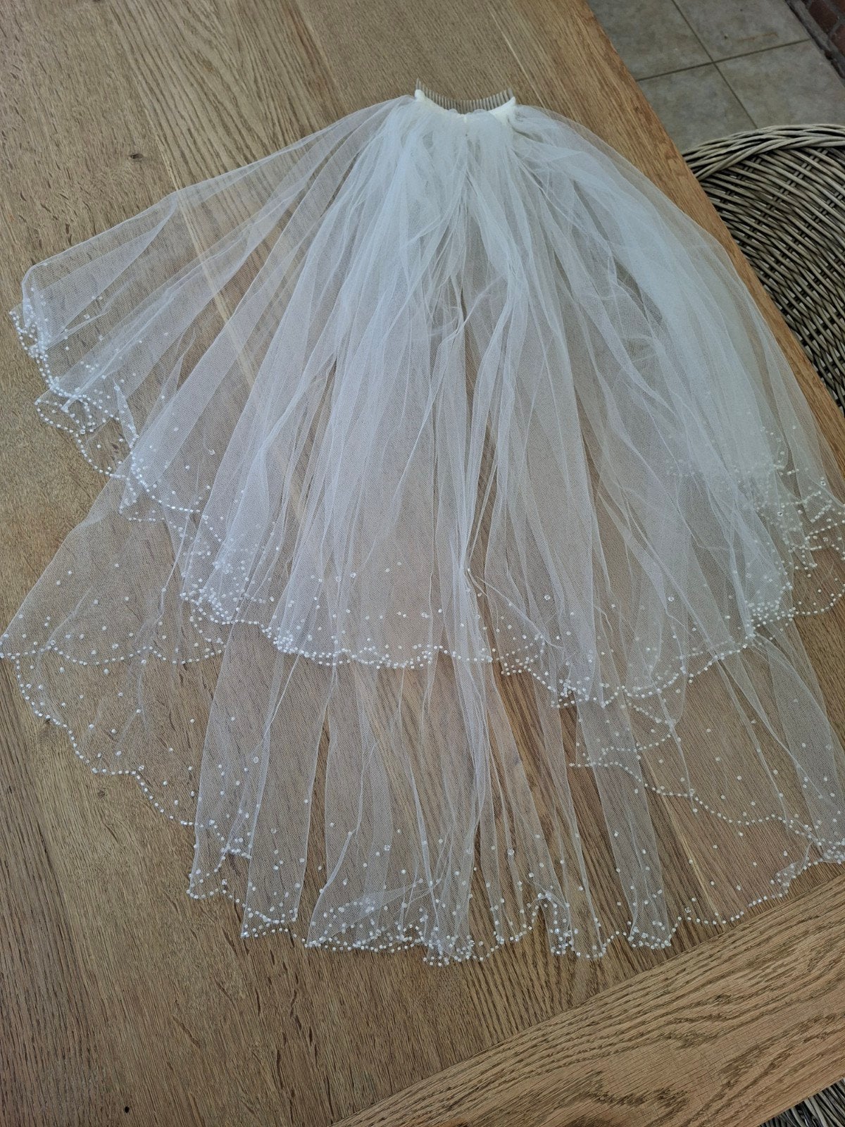 Bruidssluier met parels - Zo goed als nieuw, Kleding | Dames, Trouwkleding en Trouwaccessoires, Ophalen, Wit, Accessoires, Onbekend