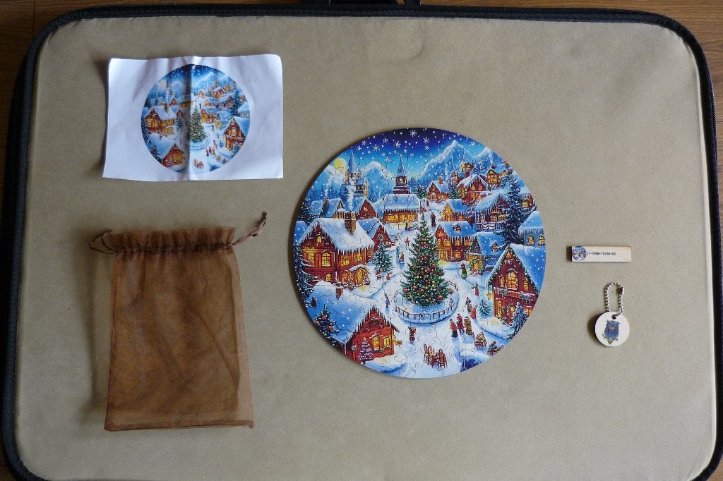 Houten puzzel (A3) '' KERSTSFEER IN DORPJE '' + Poster 151st, Ophalen, Minder dan 500 stukjes, Zo goed als nieuw, Legpuzzel