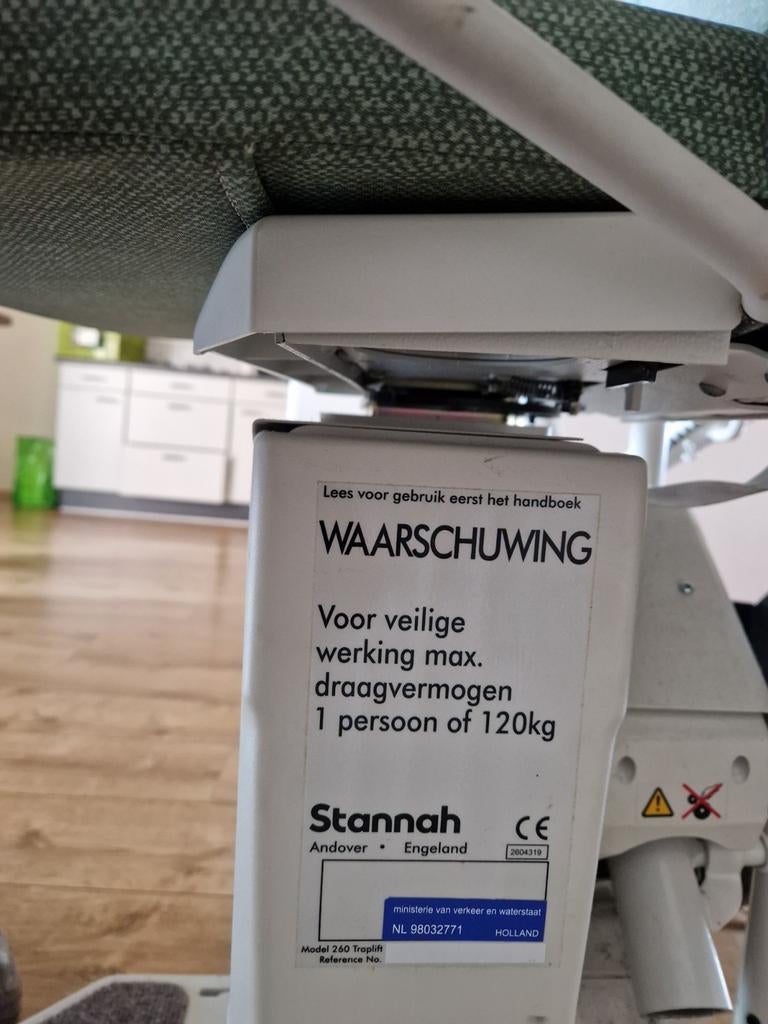 Gedemonteerde Stannah traplift, Ophalen, Gebruikt