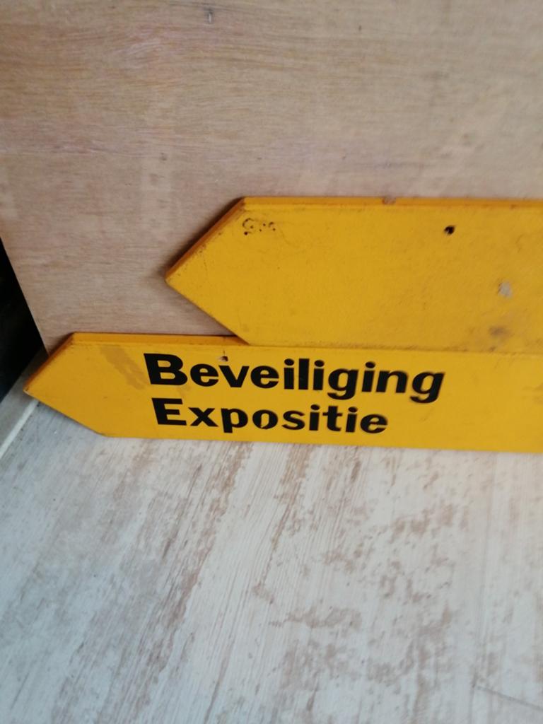 2 prachtige oude houten borden spoorwegen dubbel zijdig 60cm, Trein, Gebruikt, Overige typen, Ophalen of Verzenden