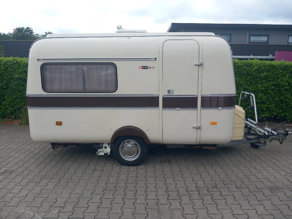 EEN CAHARMANTE EN COMPACTE BIOD 350 DE LUXE CARAVAN UIT 1982, Caravans en Kamperen, Caravans, Tot en met 2, Treinzit, Particulier