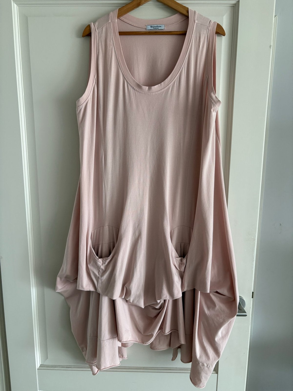 Moonshine licht poeder rose jurk/tuniek met aparte details., Maat 46/48 (XL) of groter, Ophalen of Verzenden, Zo goed als nieuw
