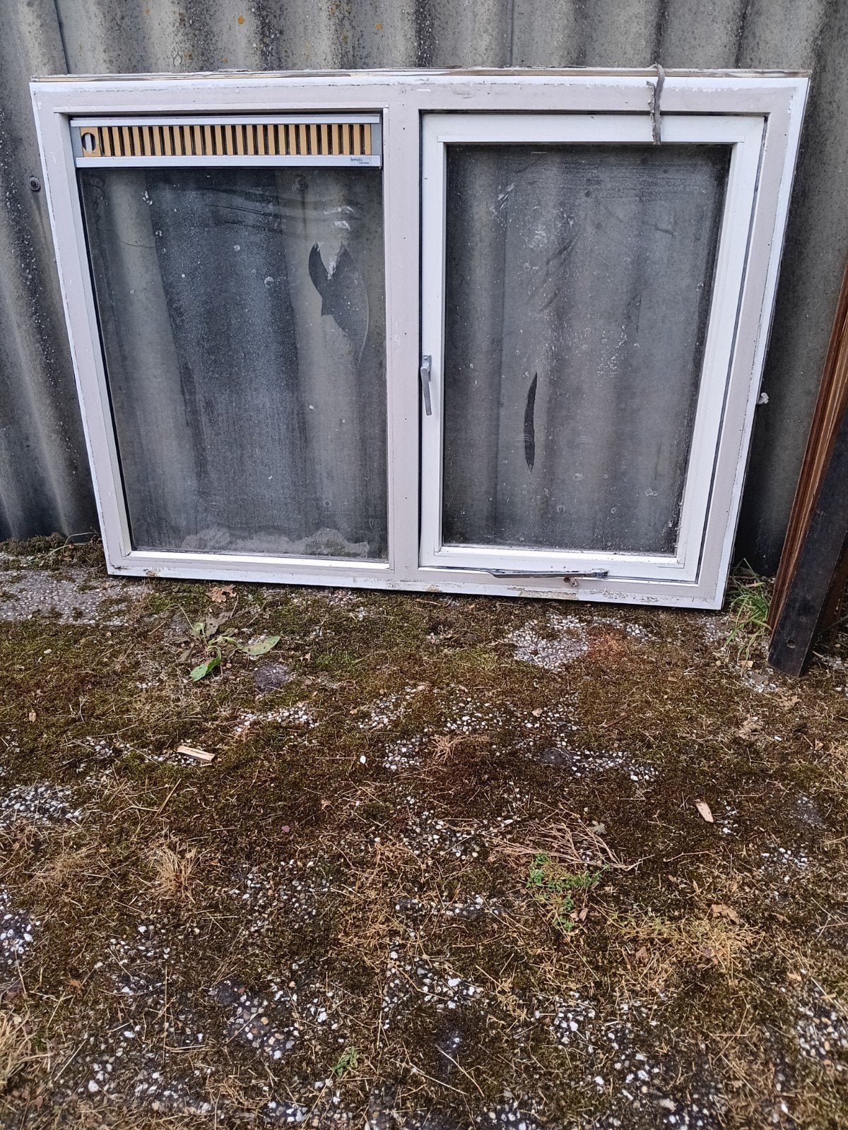 Gebruikte kunstof Gevelramen en Ventilatiestrook, Ophalen, Gevelraam of Ruit, Gebruikt, 120 tot 160 cm