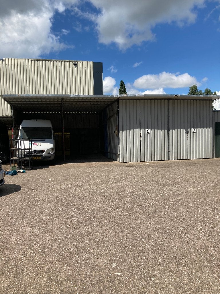 overkapping/stalling B=275 D=585 H 310-338, gesloten terrein, Auto diversen