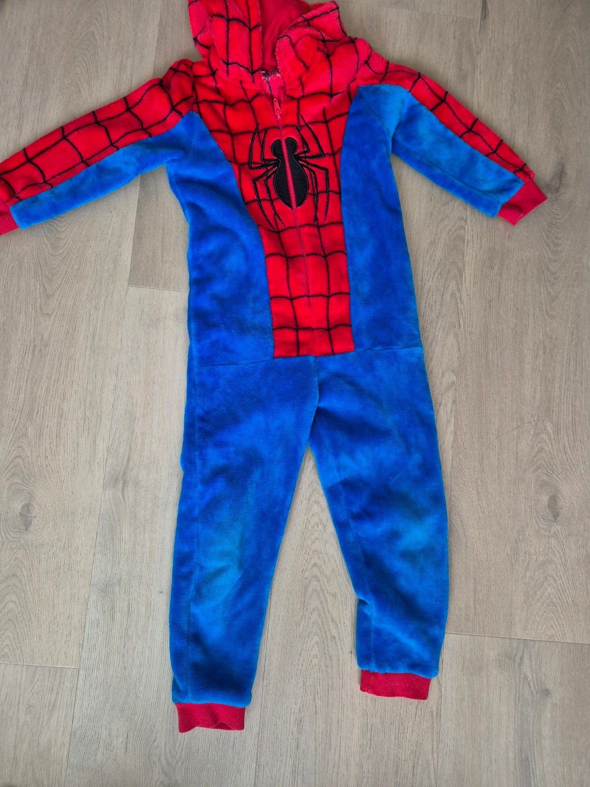 Spiderman Onesie Maat 116 - Zo goed als nieuw, Nacht- of Onderkleding, Jongen of Meisje, Ophalen of Verzenden, Zo goed als nieuw