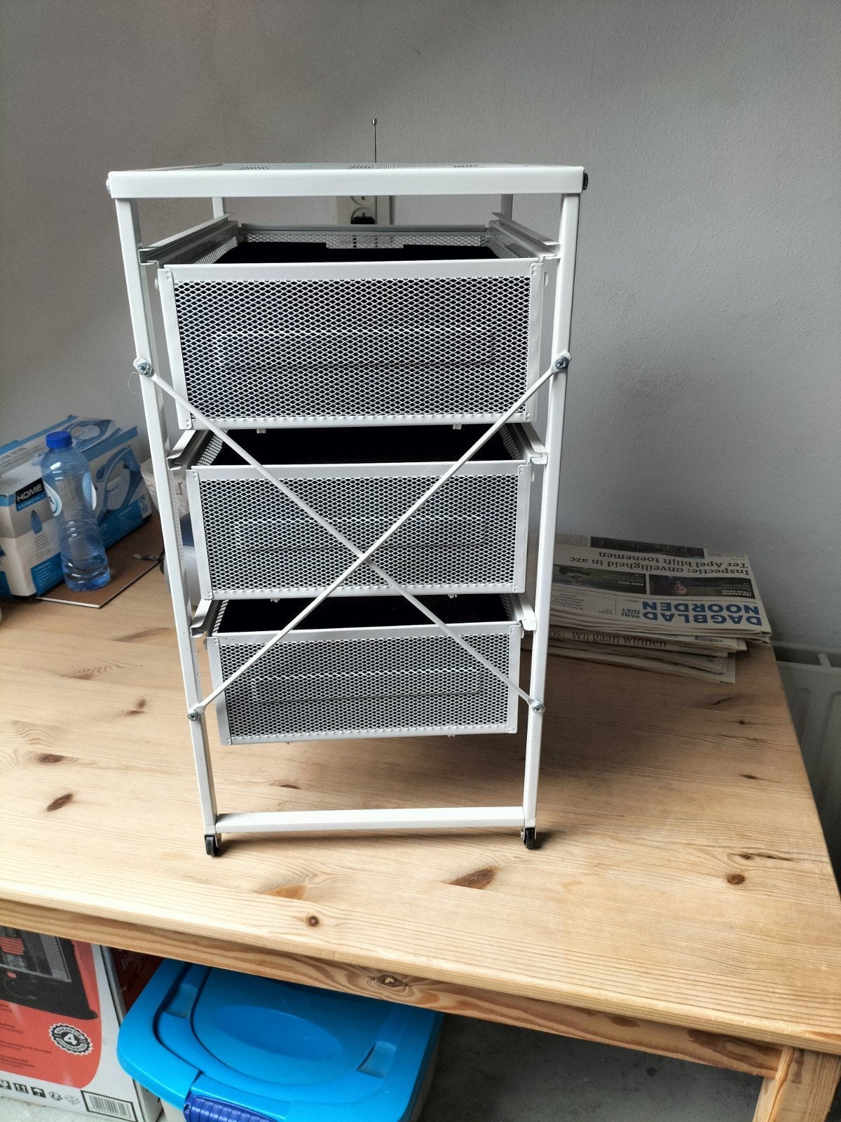 Metalen Ikea kastje, Ophalen