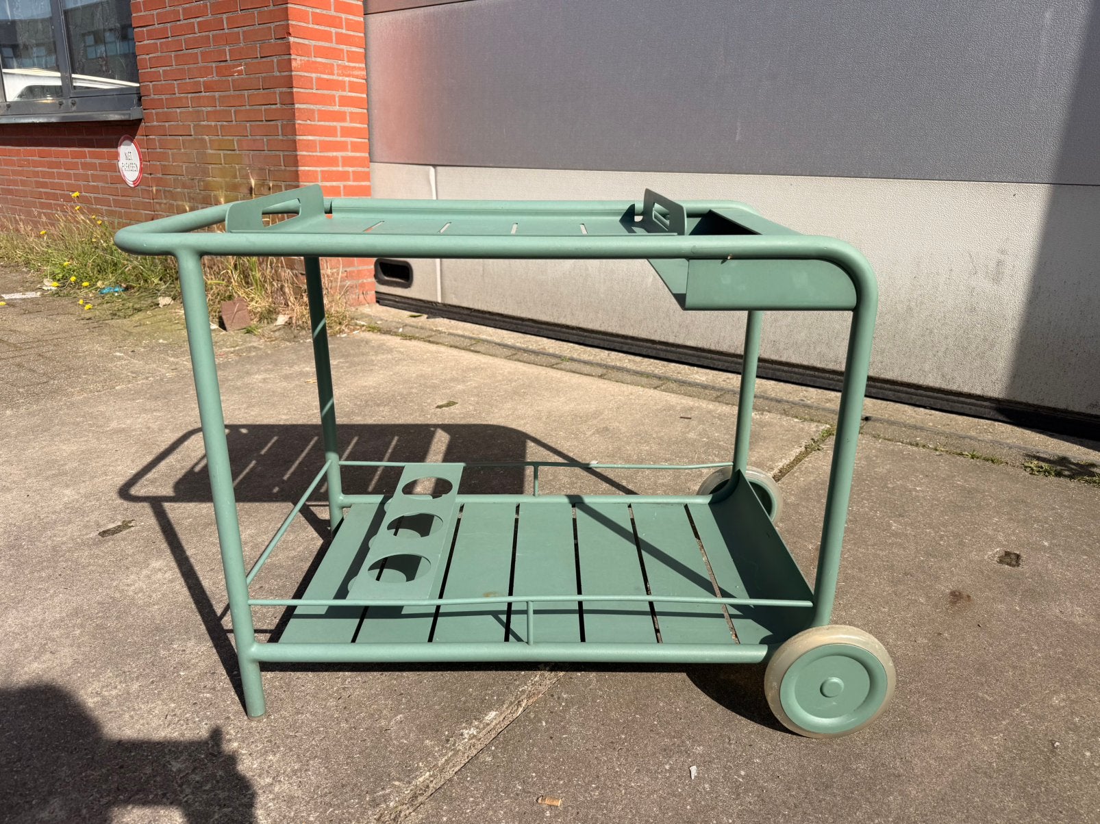 Ideale Dranken en serveer trolley voor buiten, 100 liter of meer, Ophalen, Zo goed als nieuw, Transportkar