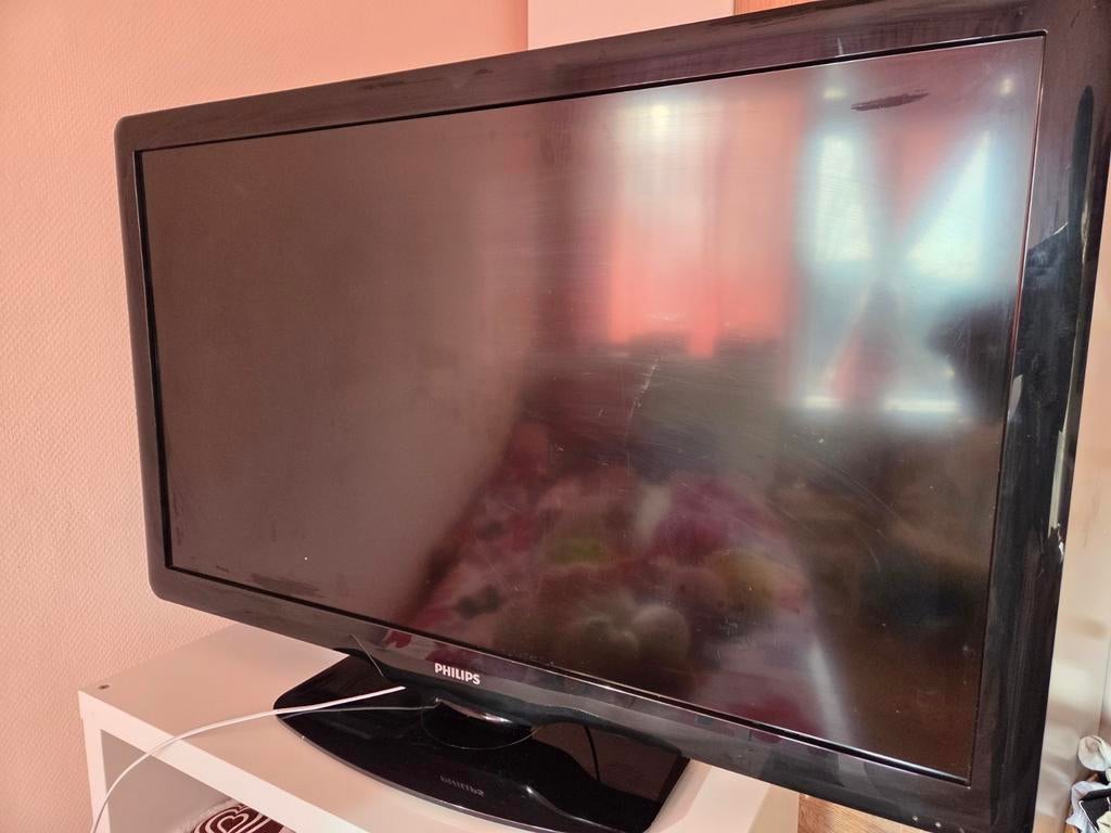 PHILIPS FULL HD 42", Philips, Gebruikt, 50 Hz, Ophalen of Verzenden