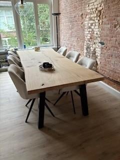 Boomstamtafel | Boomstam tafel | Eiken boomstamtafel, Tafel en meer, Info@tafelenmeer.nl, Eikenhout, Vijf personen of meer