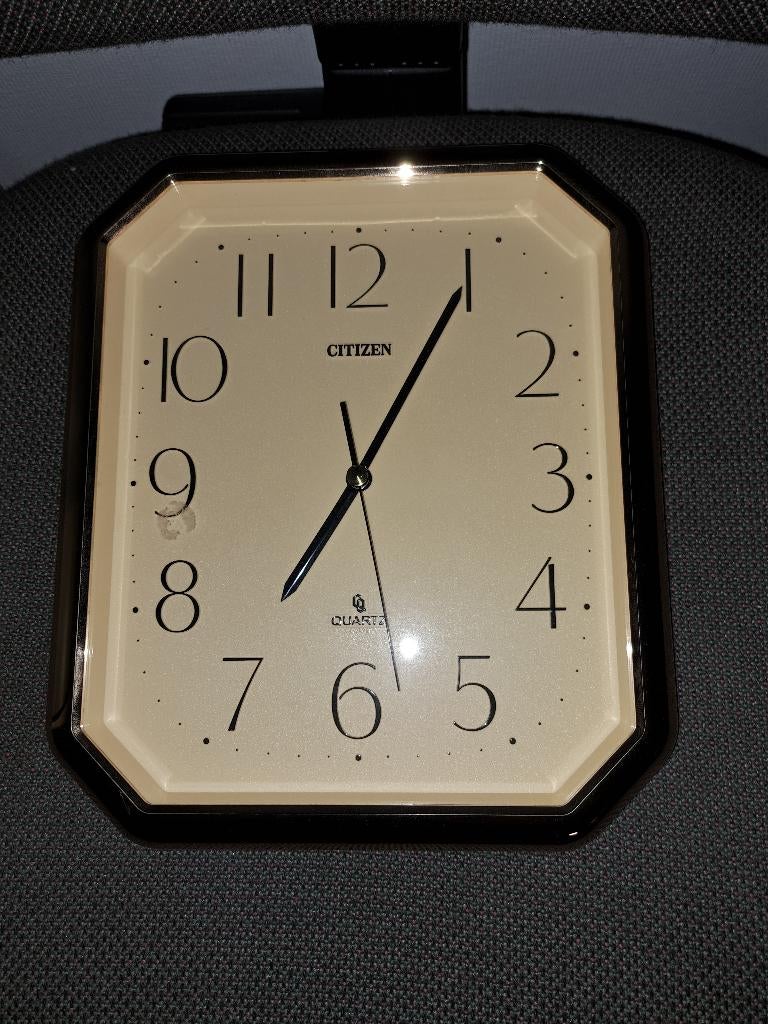 Quartz-klok CITIZEN, Ophalen of Verzenden, Zo goed als nieuw, Analoog, Wandklok