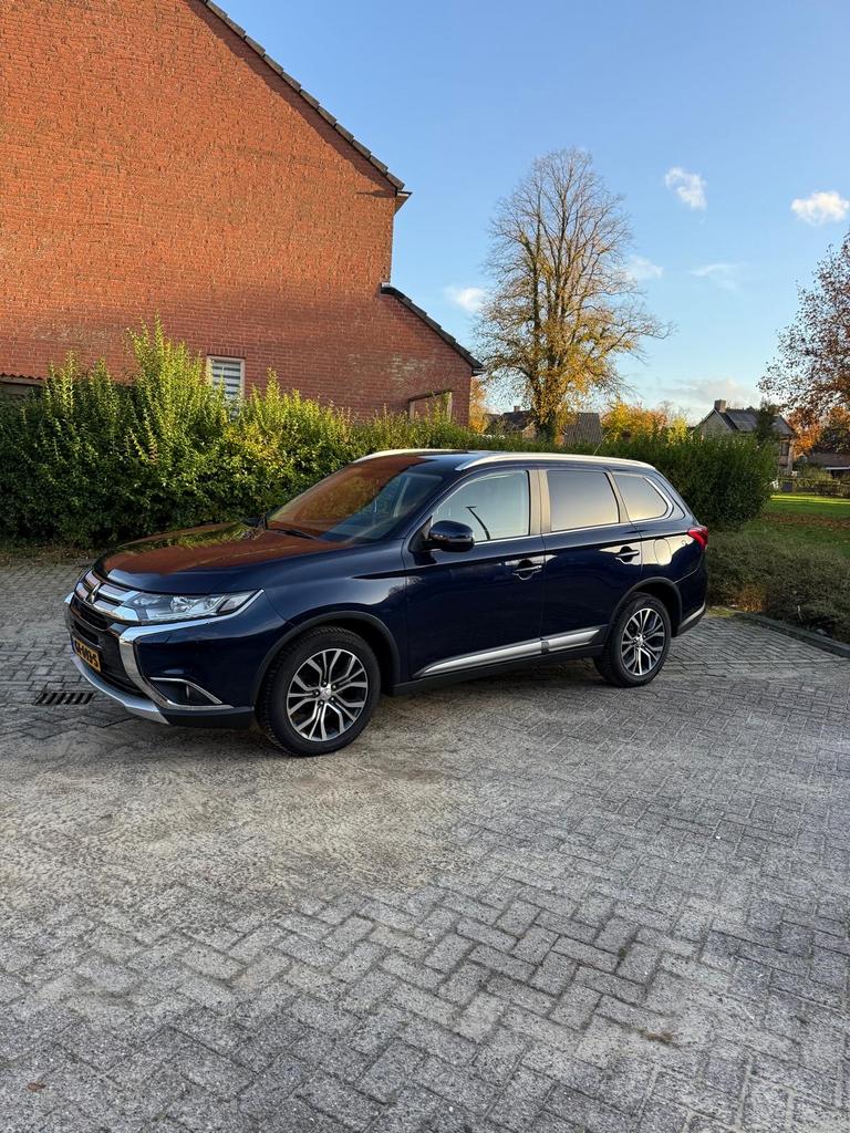 Mitsubishi Outlander 2.0 Cleartec 2WD 2015 Blauw 7-pers NAP, Auto's, 1998 cc, Stof, Zwart, 4 cilinders