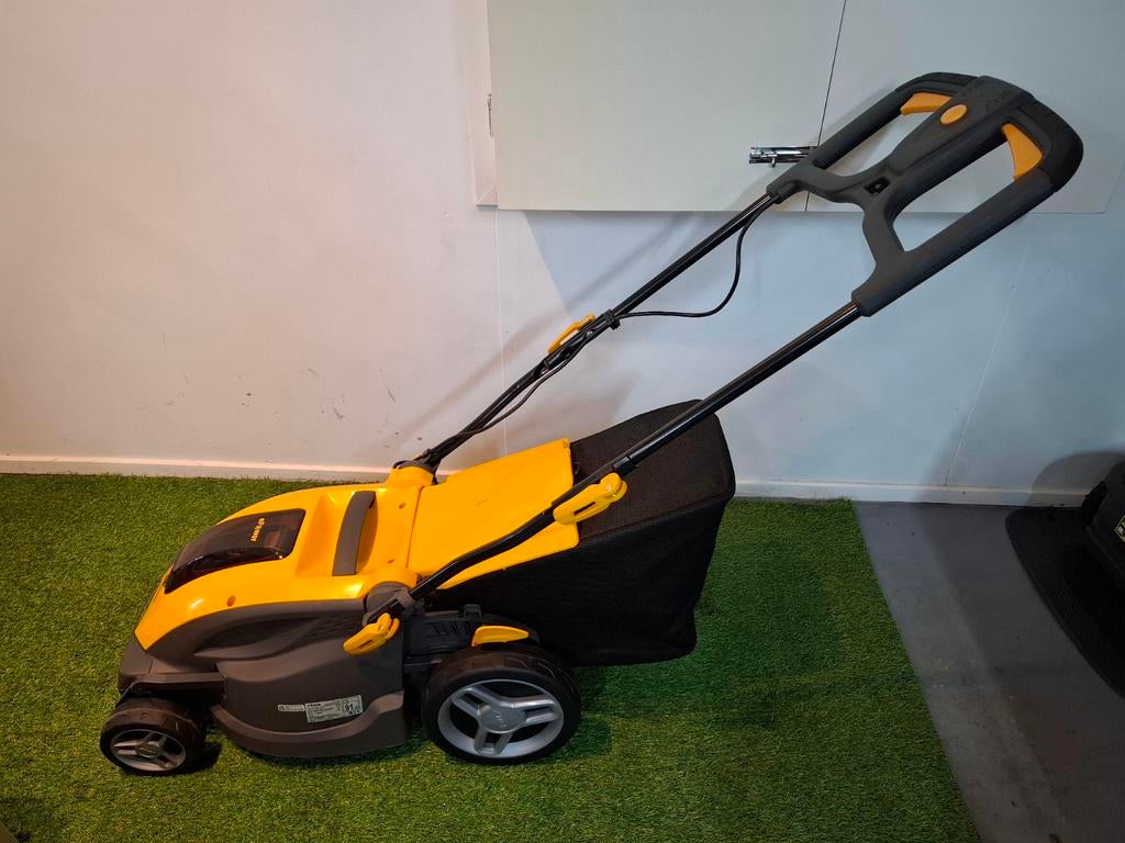 Nieuw stiga grasmaaier, Tuin en Terras, Ophalen of Verzenden