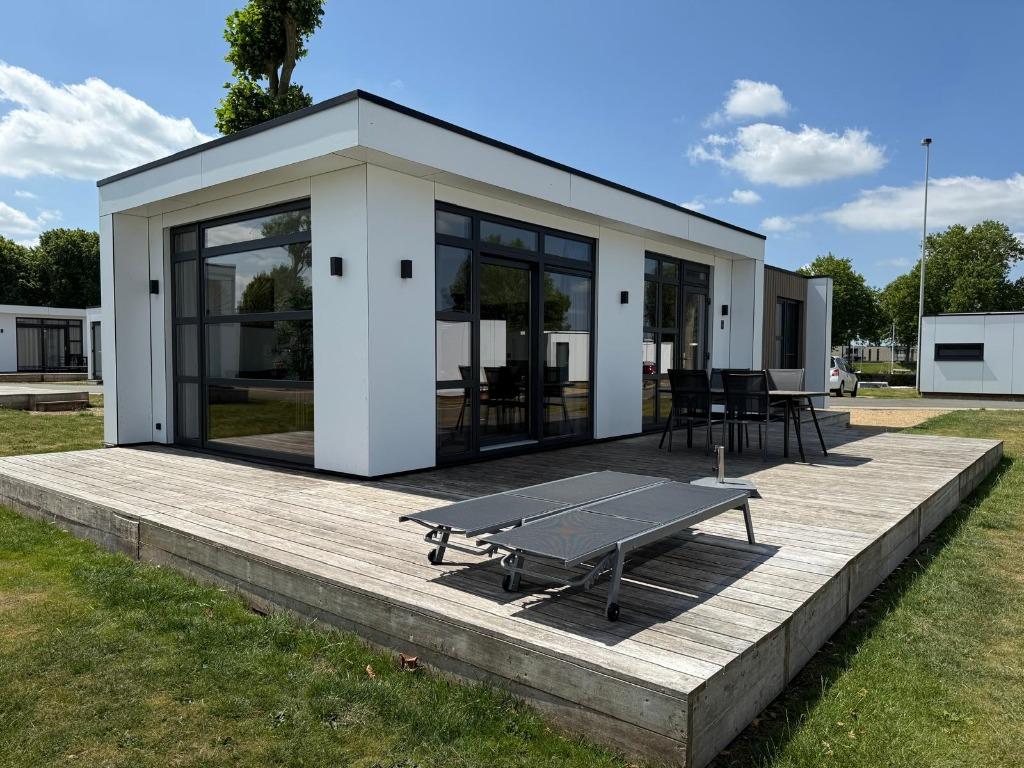 Recreatiewoning Maurik MarinaPark Bad Nederrijn te koop, Caravans en Kamperen, Stacaravans, Tot en met 4