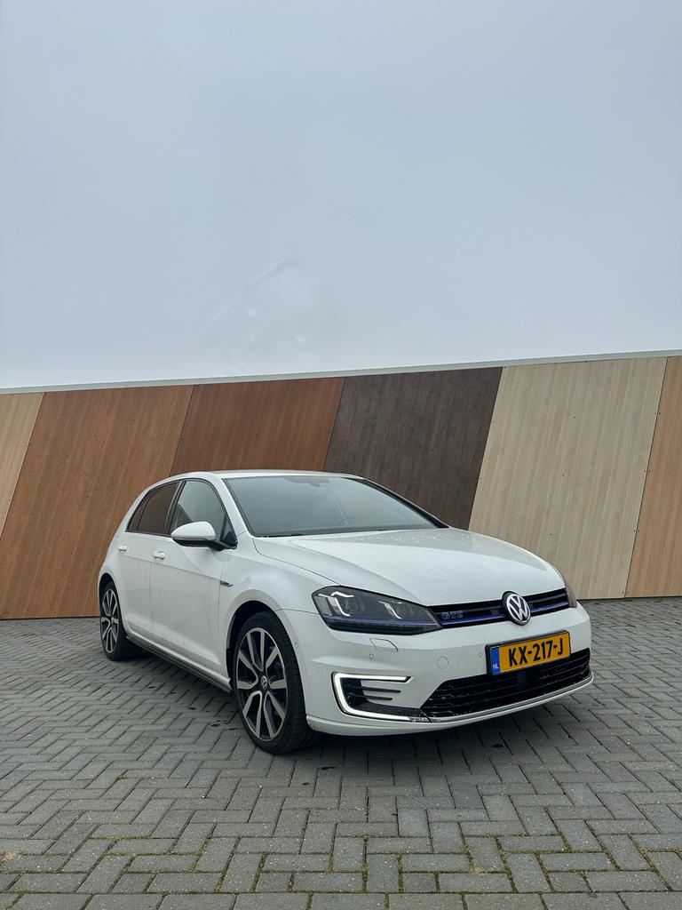 Volkswagen Golf1.4Tsi gte adaptieve cruise stoelverwarming, Auto's, Stof, Zwart, 4 cilinders, Wit