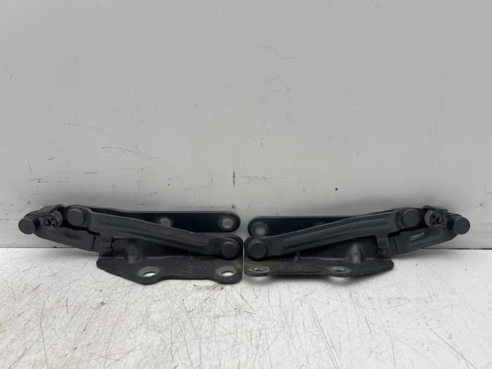 Motorkap Scharnier van een Volkswagen Transporter, Gebruikt, -, Volkswagen, -